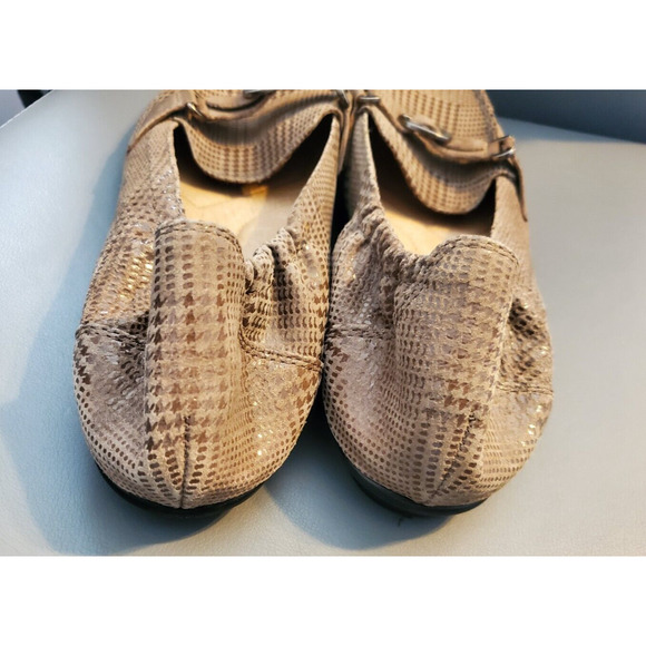 Earth Scout Taupe Leather Houndstooth Print Scrunch Buckle Flats 10B - Picture 3 of 4